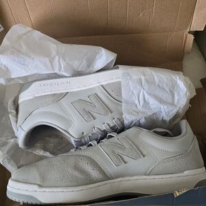 New Balance Men’s Light Gray and Off-White Casual Sneakers